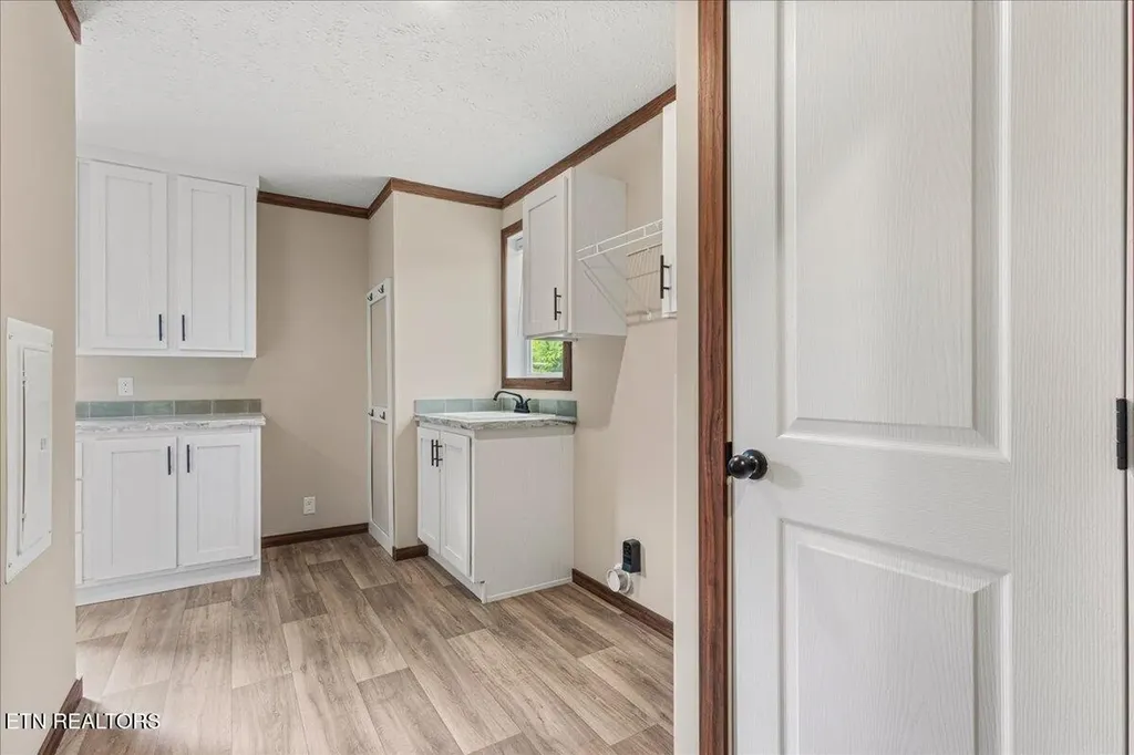 9 Hamilton Street Englewood TN 37329