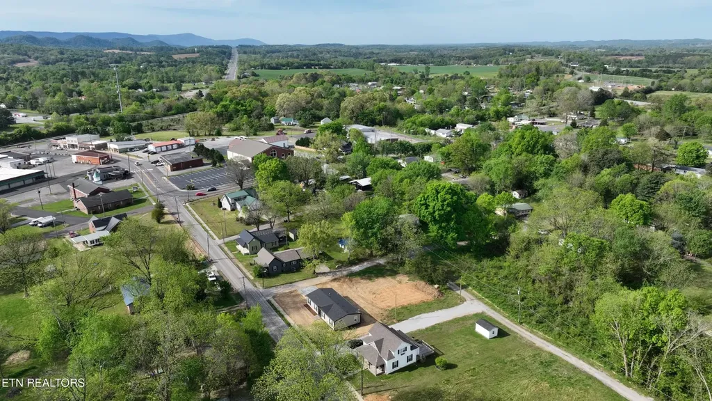 9 Hamilton Street Englewood TN 37329