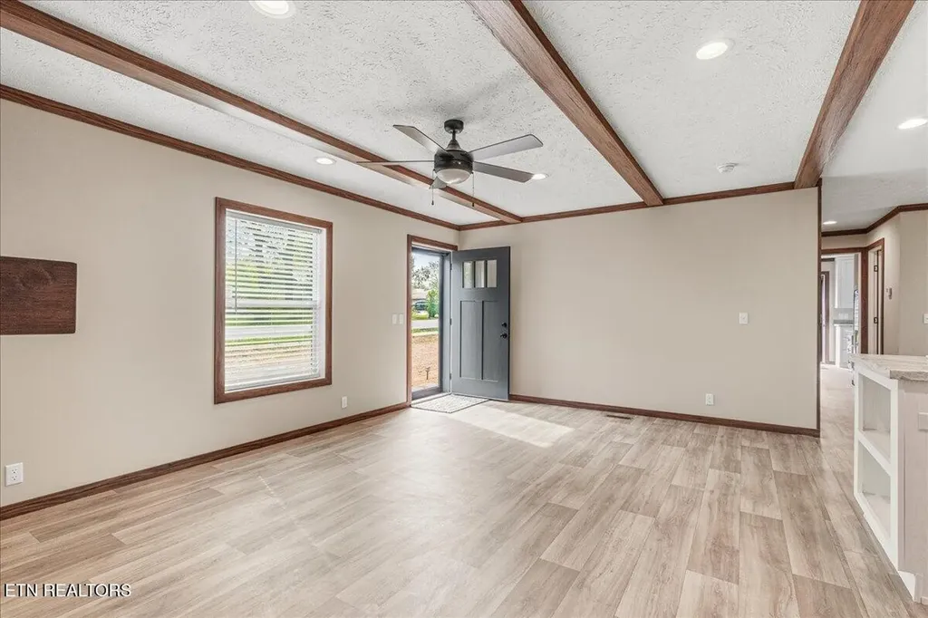 9 Hamilton Street Englewood TN 37329