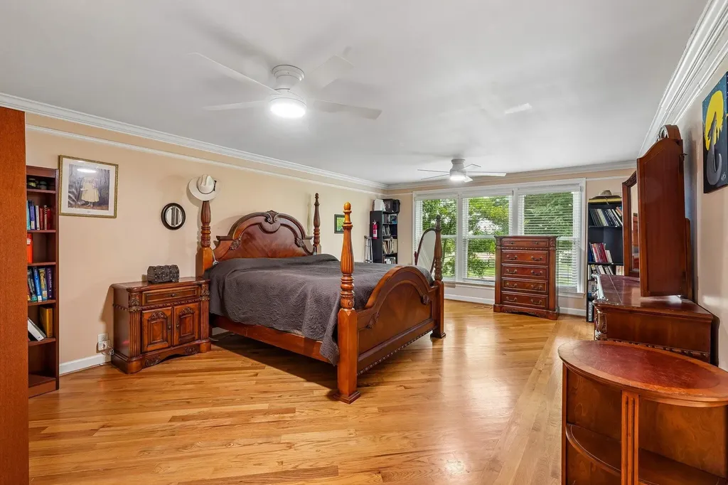 2351 Long Hollow Pike Hendersonville TN 37075