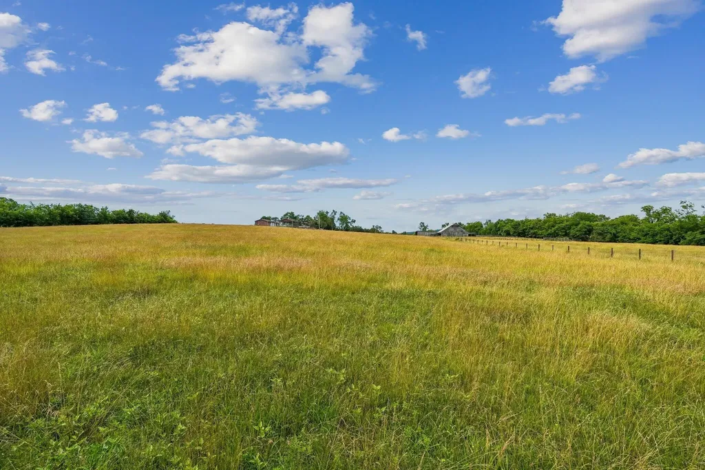 2351 Long Hollow Pike Hendersonville TN 37075