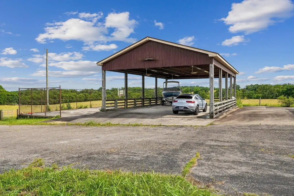 2351 Long Hollow Pike Hendersonville TN 37075