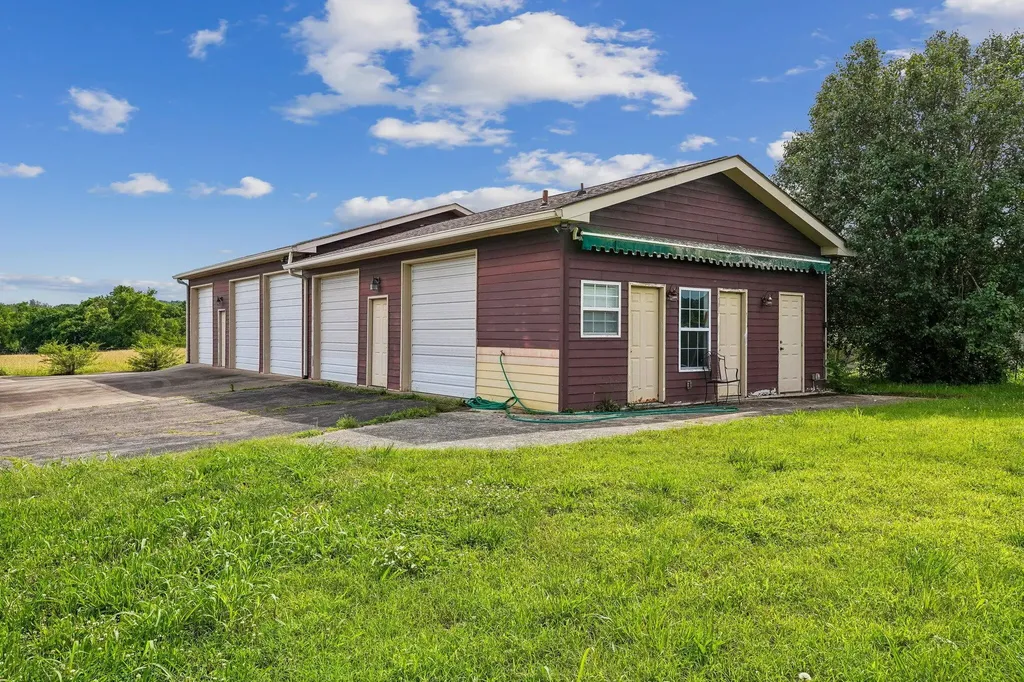 2351 Long Hollow Pike Hendersonville TN 37075