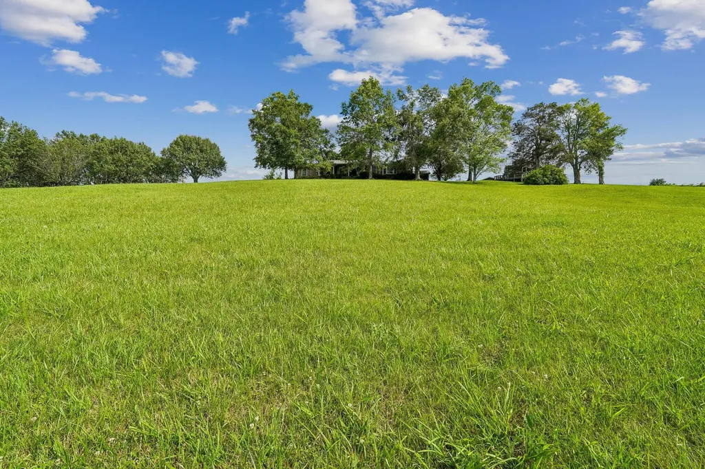 2351 Long Hollow Pike Hendersonville TN 37075