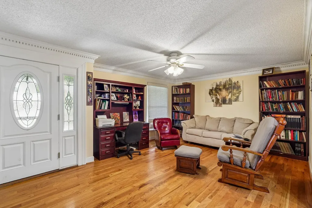 2351 Long Hollow Pike Hendersonville TN 37075
