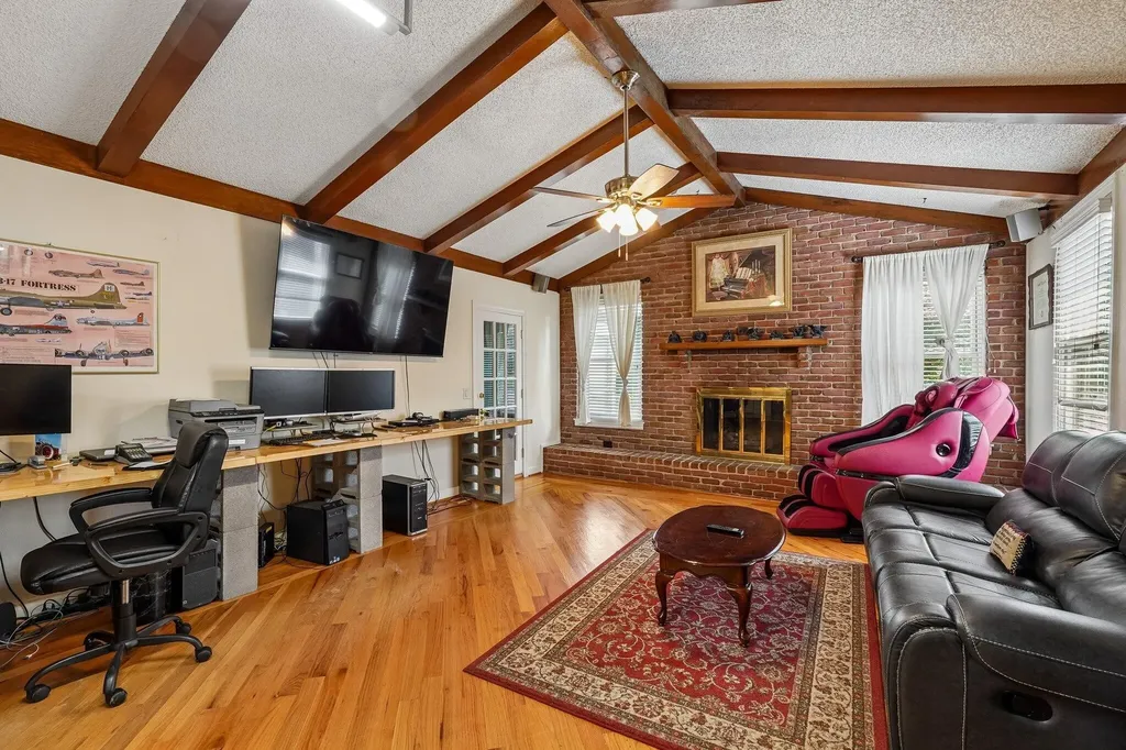 2351 Long Hollow Pike Hendersonville TN 37075