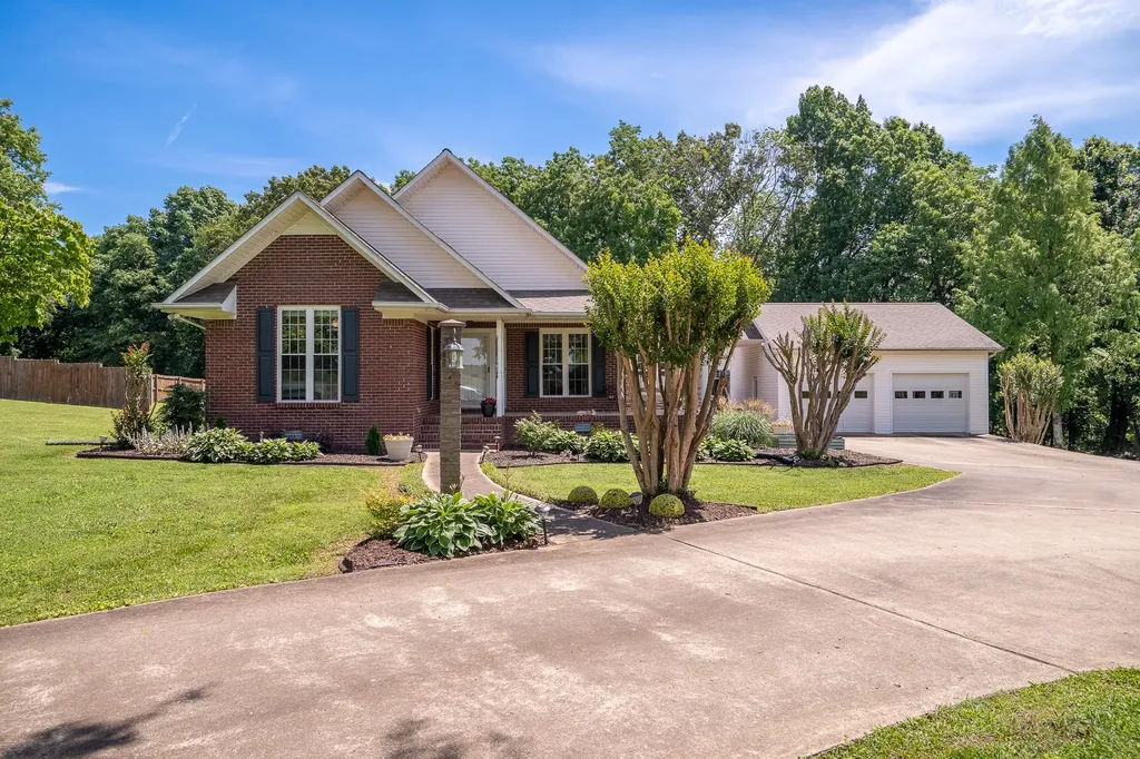 Lawrenceburg TN, 586 Highway 64 W