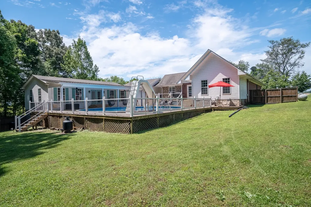 586 Highway 64, W Lawrenceburg TN 38464