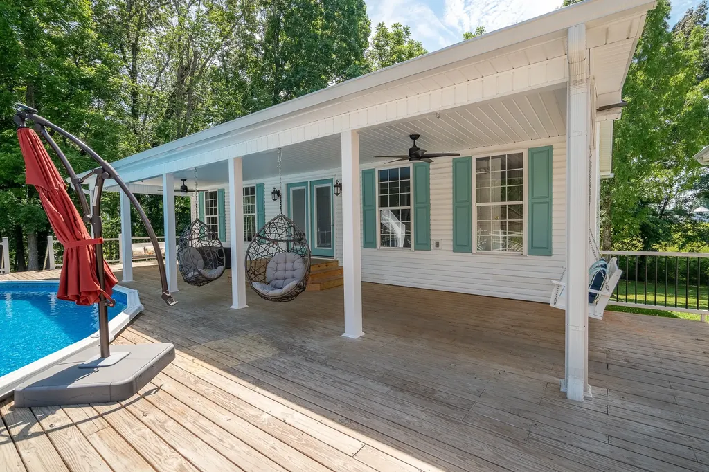 586 Highway 64, W Lawrenceburg TN 38464