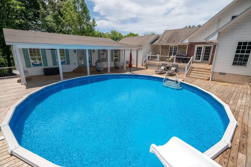 586 Highway 64, W Lawrenceburg TN 38464