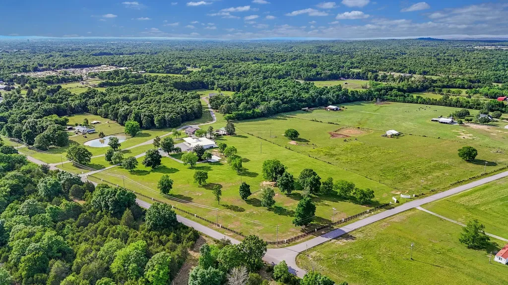 1944 Weeks Road Murfreesboro TN 37127