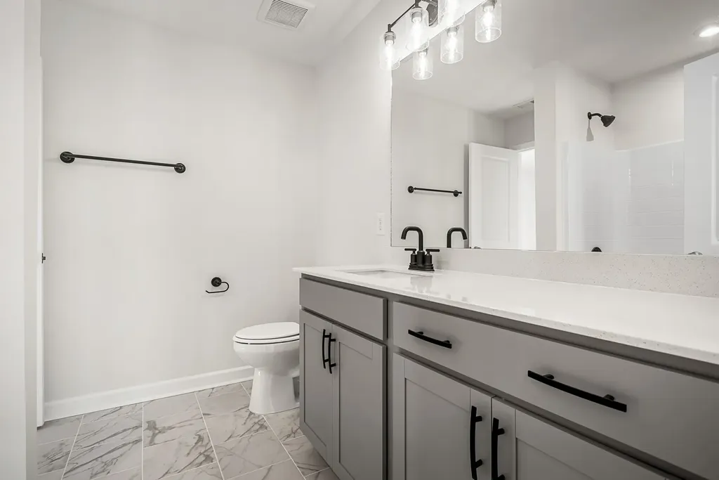 1924 Hildebrand Lane Columbia TN 38401