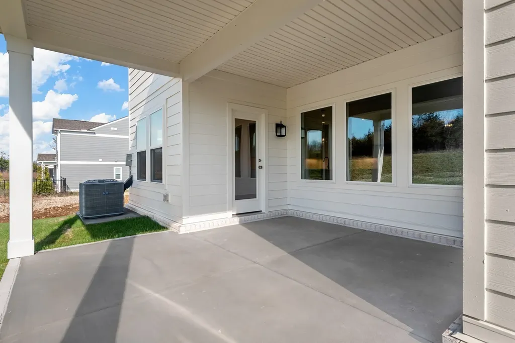 1924 Hildebrand Lane Columbia TN 38401