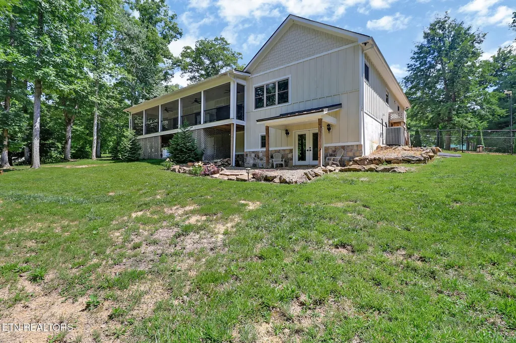 292 Crouch Branch Lane Allardt TN 38504
