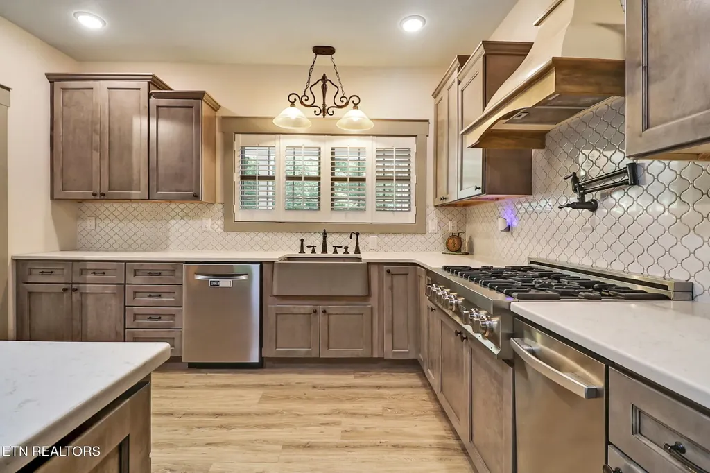 292 Crouch Branch Lane Allardt TN 38504