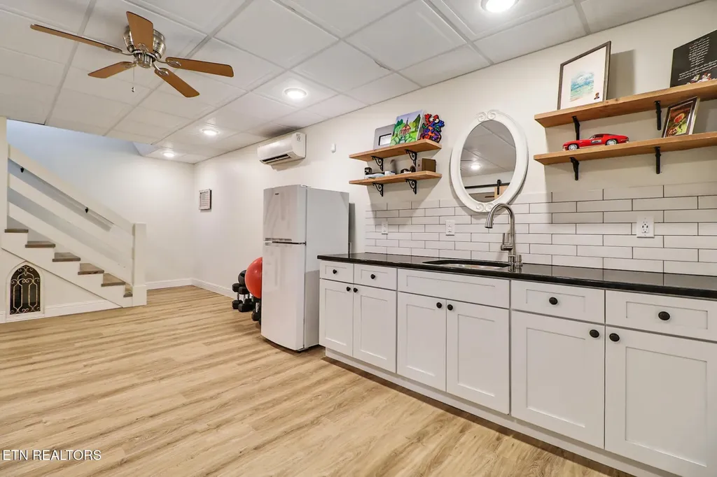 292 Crouch Branch Lane Allardt TN 38504