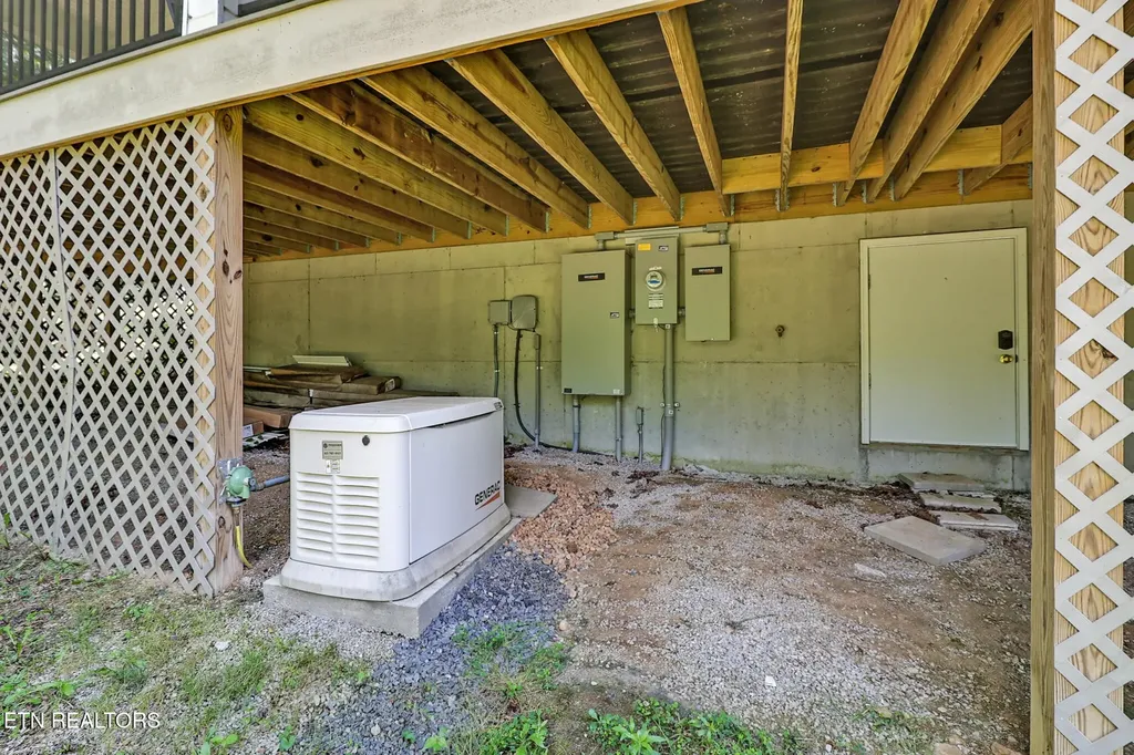 292 Crouch Branch Lane Allardt TN 38504