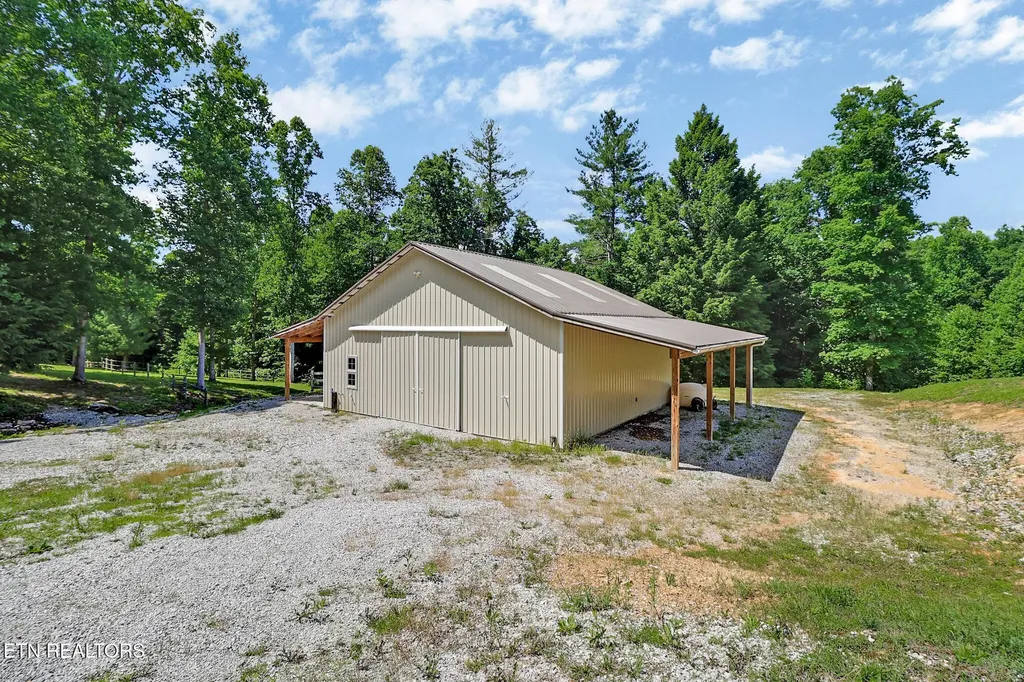 292 Crouch Branch Lane Allardt TN 38504