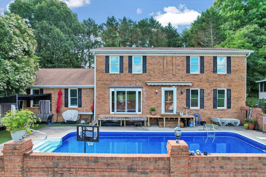 2818 Harris Circle, NW Cleveland TN 37312