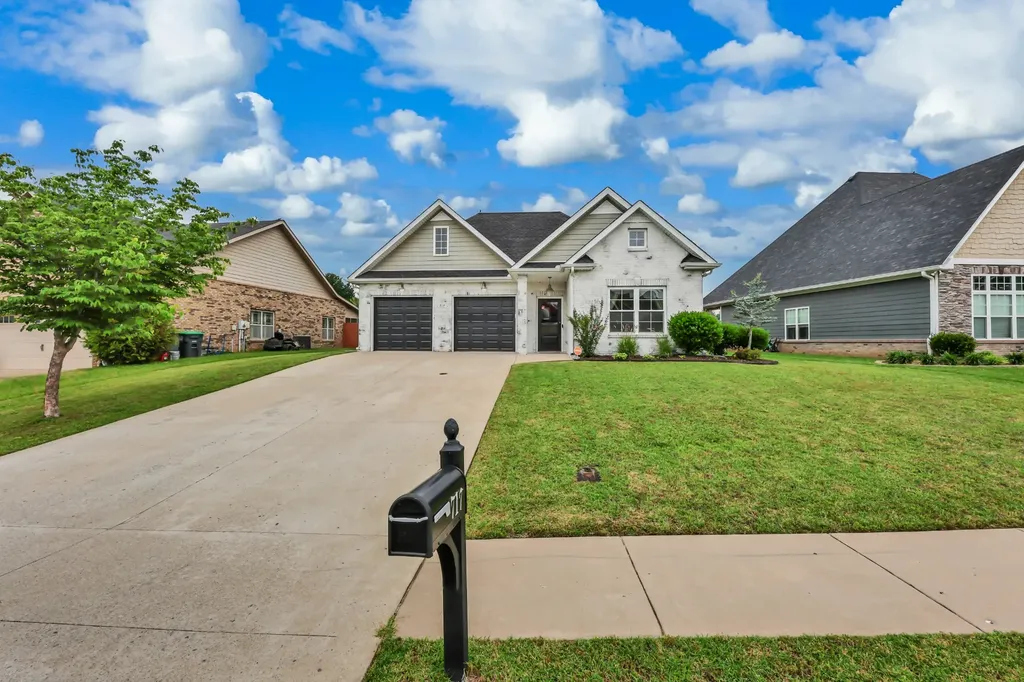 717 Valencia Drive Clarksville TN 37043