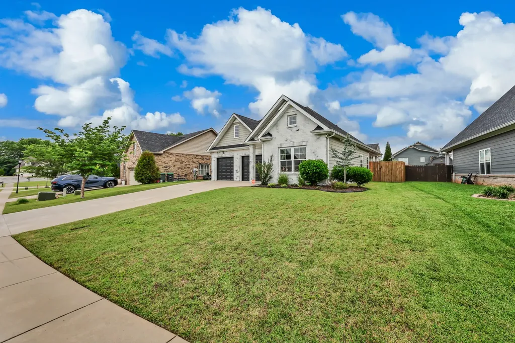 717 Valencia Drive Clarksville TN 37043