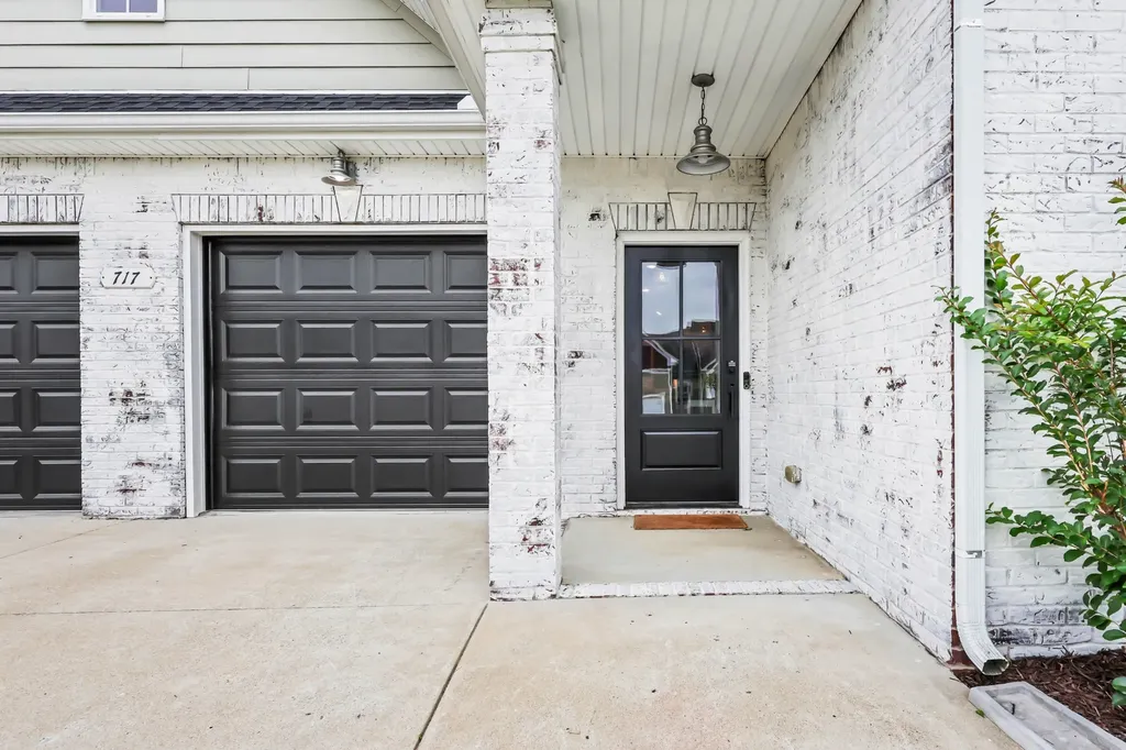 717 Valencia Drive Clarksville TN 37043