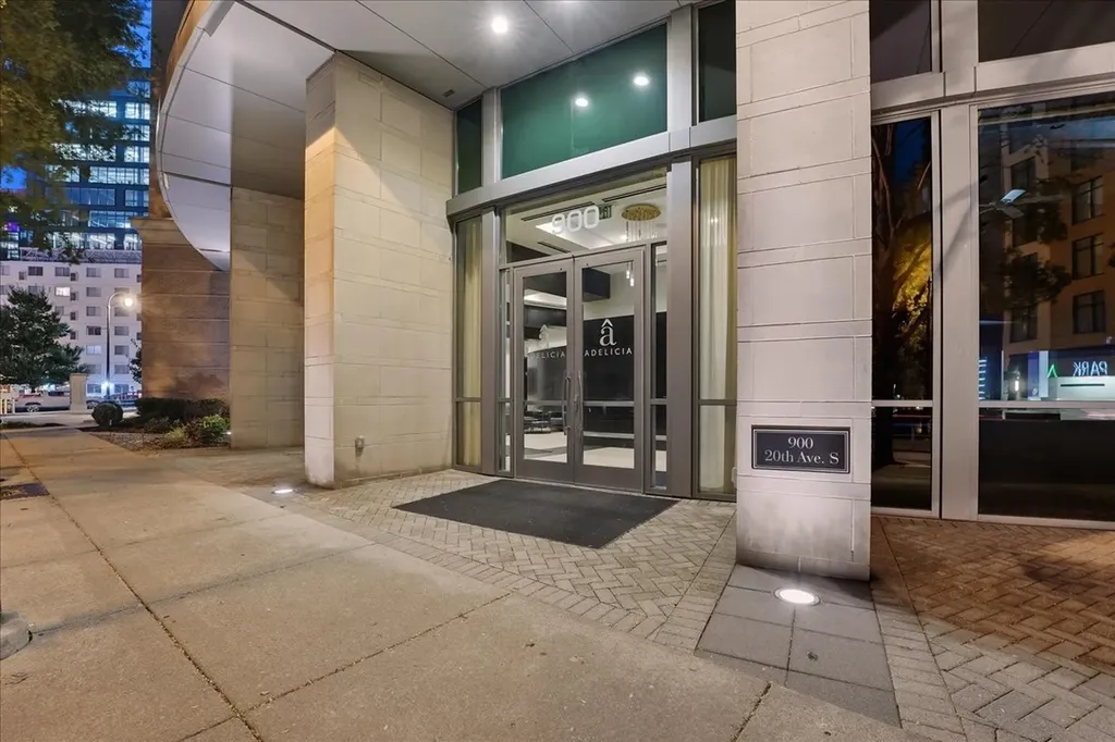 900 20th Ave, S Nashville TN 37212