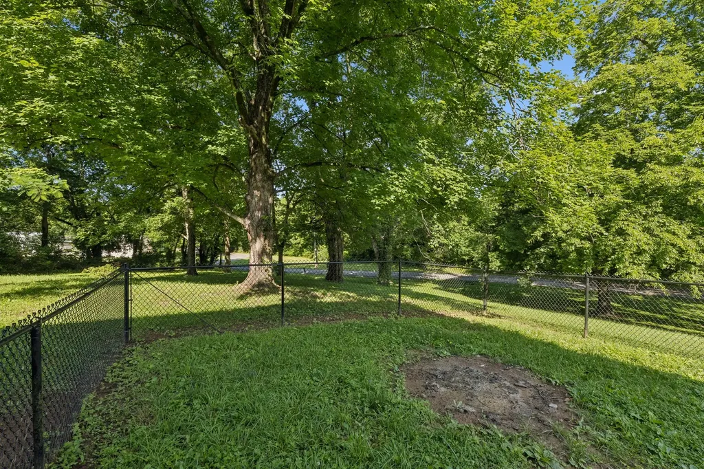 721 Poplar Street Columbia TN 38401