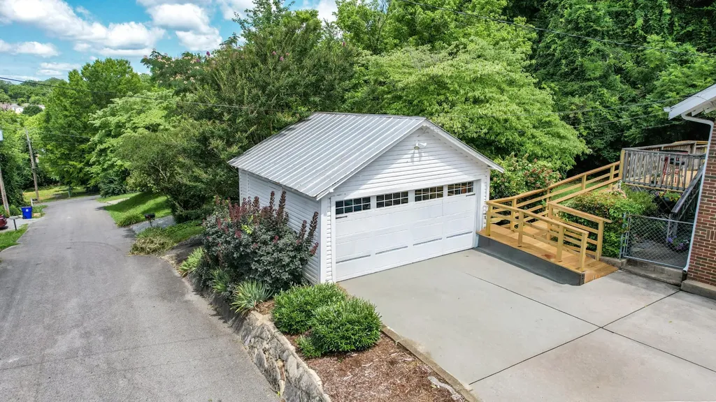 431 Highland Avenue, NW Cleveland TN 37311
