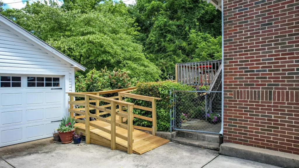 431 Highland Avenue, NW Cleveland TN 37311