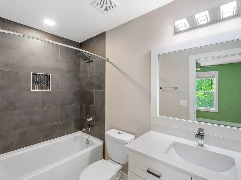 2116 Courtney Avenue Nashville TN 37218