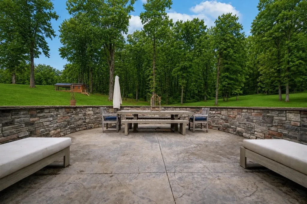 712 Highway 48, S Dickson TN 37055