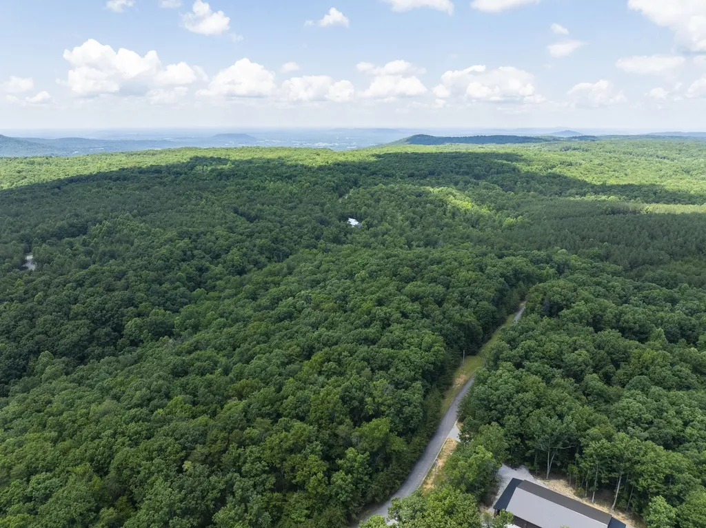 19 Quail Lane Spencer TN 38585