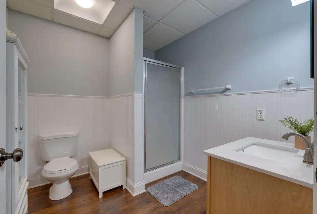 1249 White Road Bon Aqua TN 37025