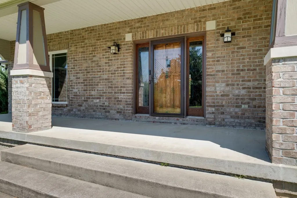 1249 White Road Bon Aqua TN 37025