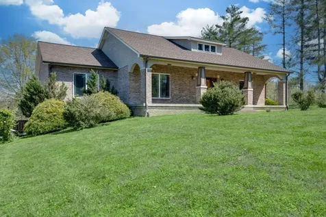 1249 White Road Bon Aqua TN 37025