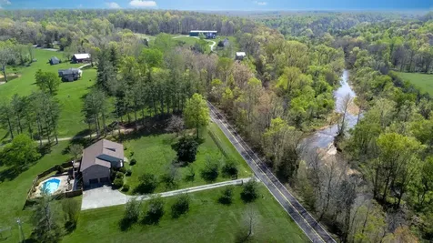 1249 White Road Bon Aqua TN 37025