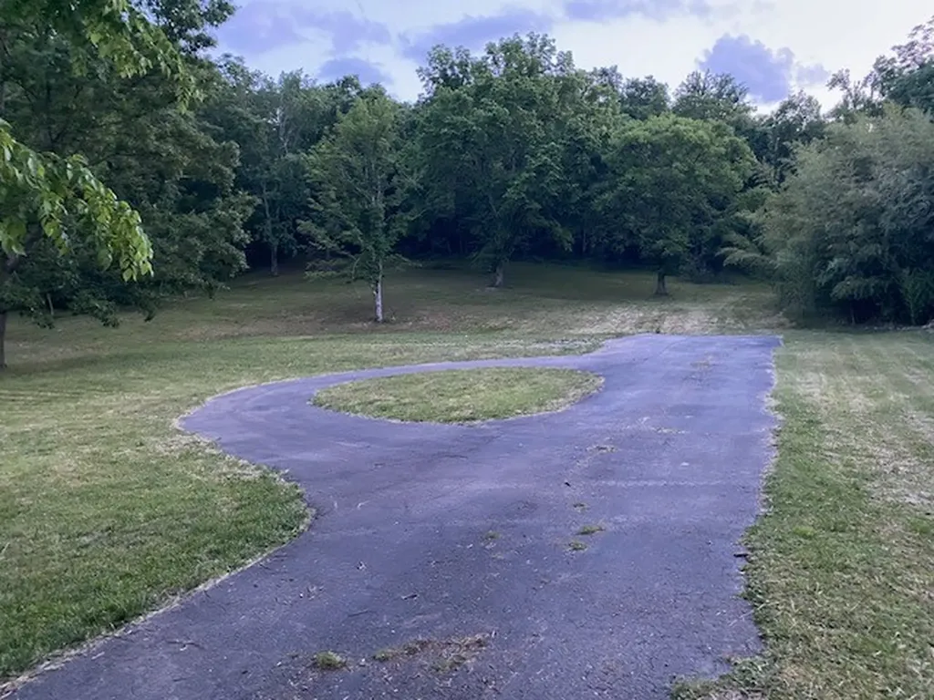 250 Hurt Road Hendersonville TN 37075