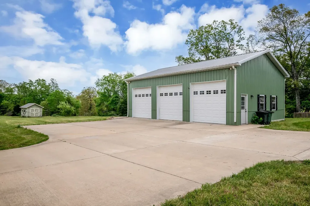 2661 Spencer Mill Road Bon Aqua TN 37025