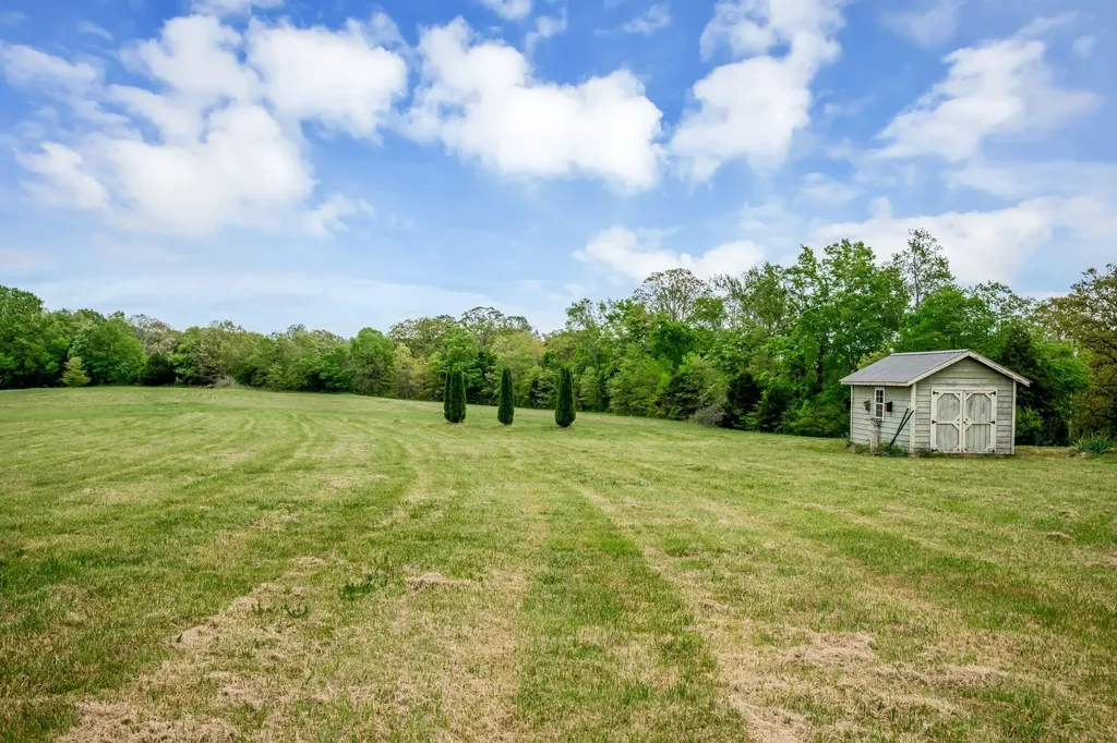 2661 Spencer Mill Road Bon Aqua TN 37025