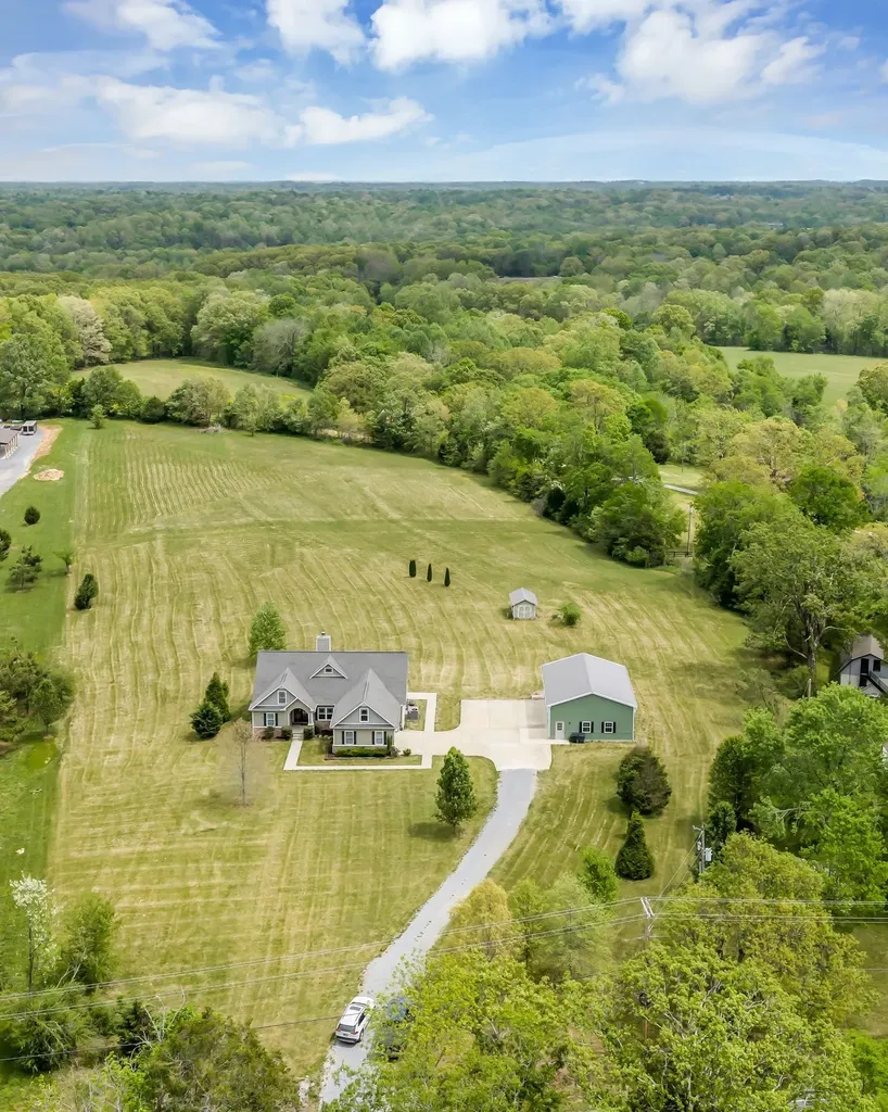 2661 Spencer Mill Road Bon Aqua TN 37025