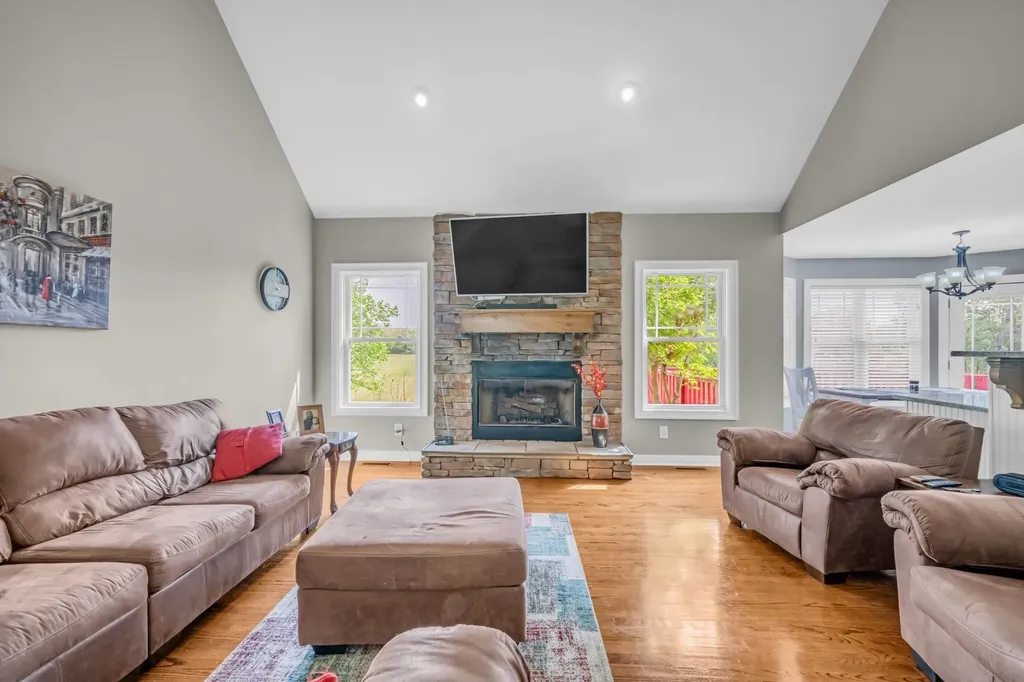 2661 Spencer Mill Road Bon Aqua TN 37025