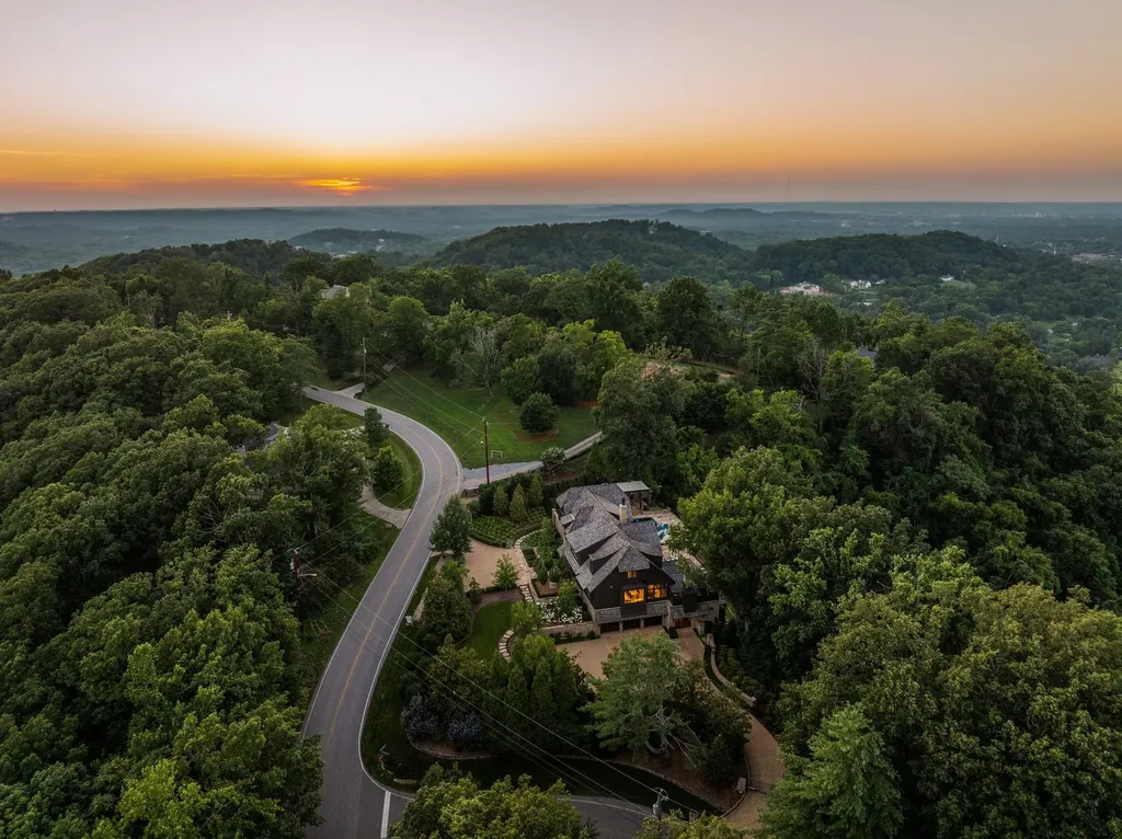 1801 Laurel Ridge Drive Nashville TN 37215