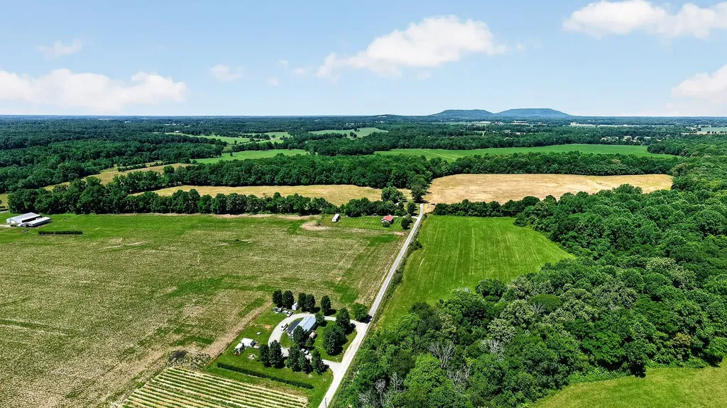 389 Lowery Road Smithville TN 37166