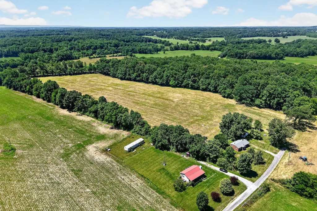 389 Lowery Road Smithville TN 37166