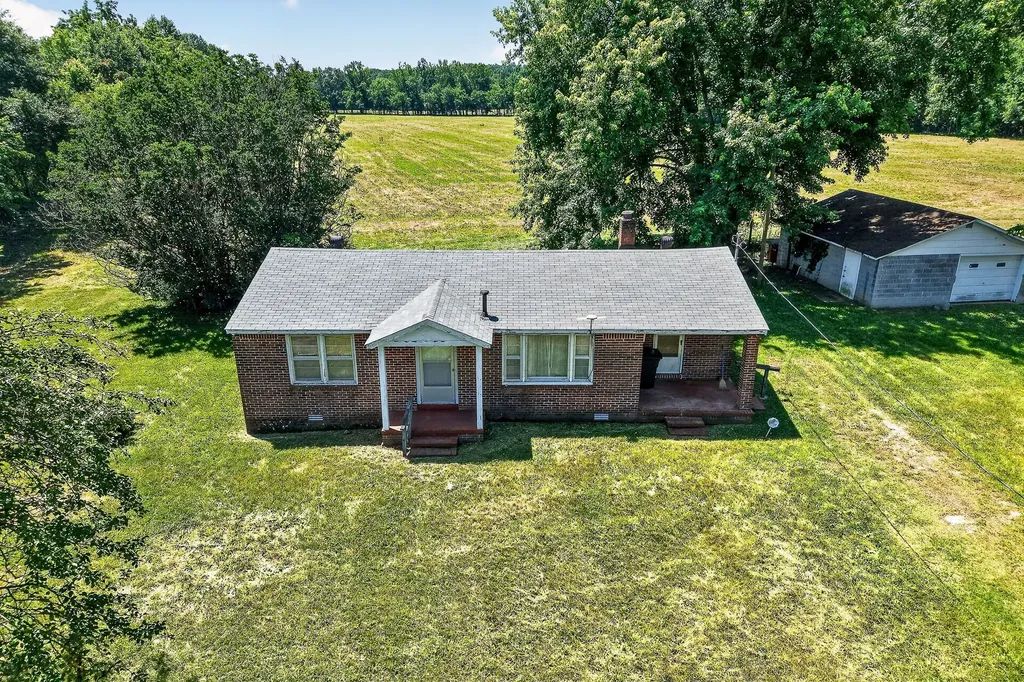 389 Lowery Road Smithville TN 37166