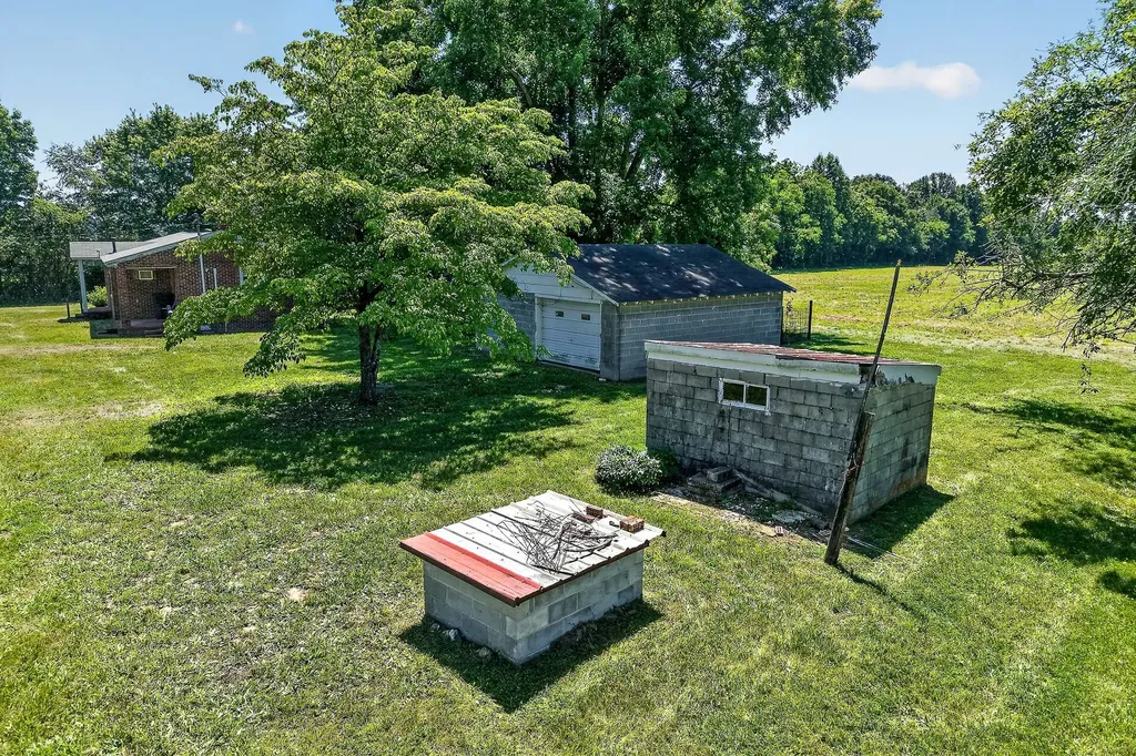 389 Lowery Road Smithville TN 37166