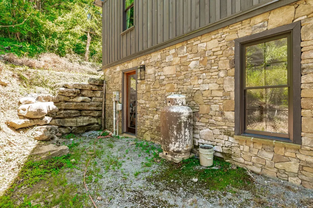 1506 Rock Springs Road Bethpage TN 37022
