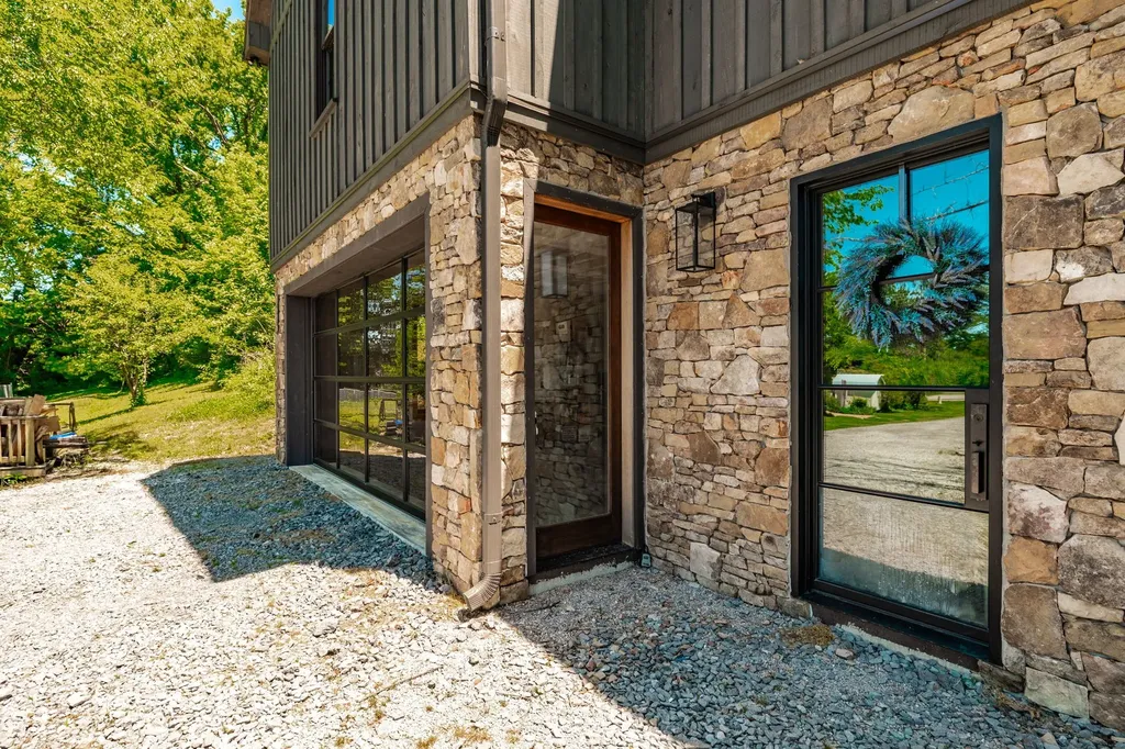 1506 Rock Springs Road Bethpage TN 37022