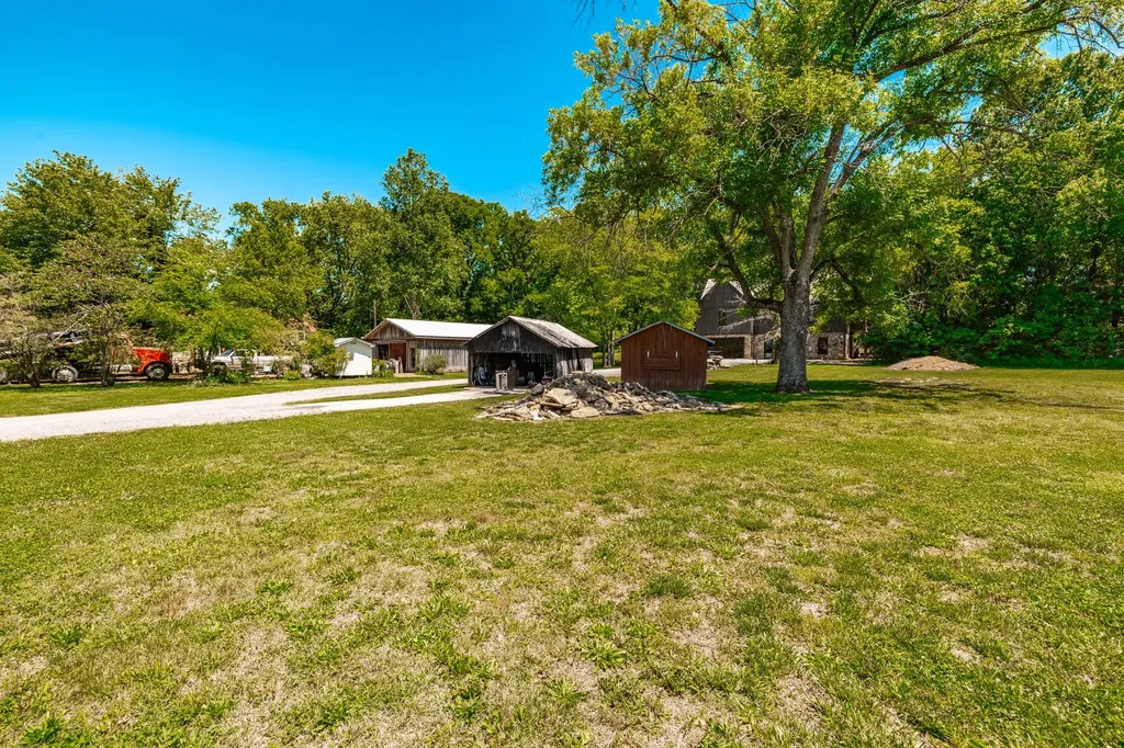 1506 Rock Springs Road Bethpage TN 37022